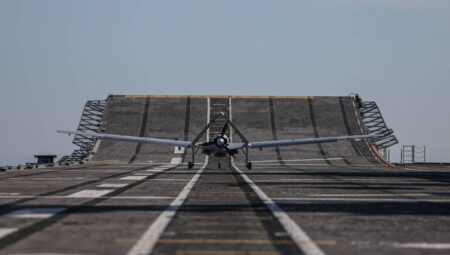 Bayraktar TB3 tarihe geçti! TCG Anadolu’dan tekraren inip kalktı