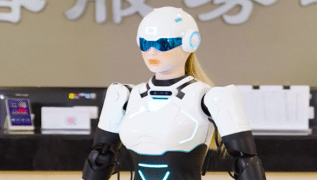 Chery, yeni insansı robotunu görücüye çıkardı!