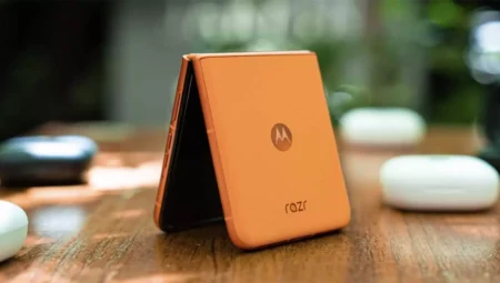 Motorola Razr 60 Ultra için geri sayım: Tasarımı ve özellikleri ortaya çıktı!