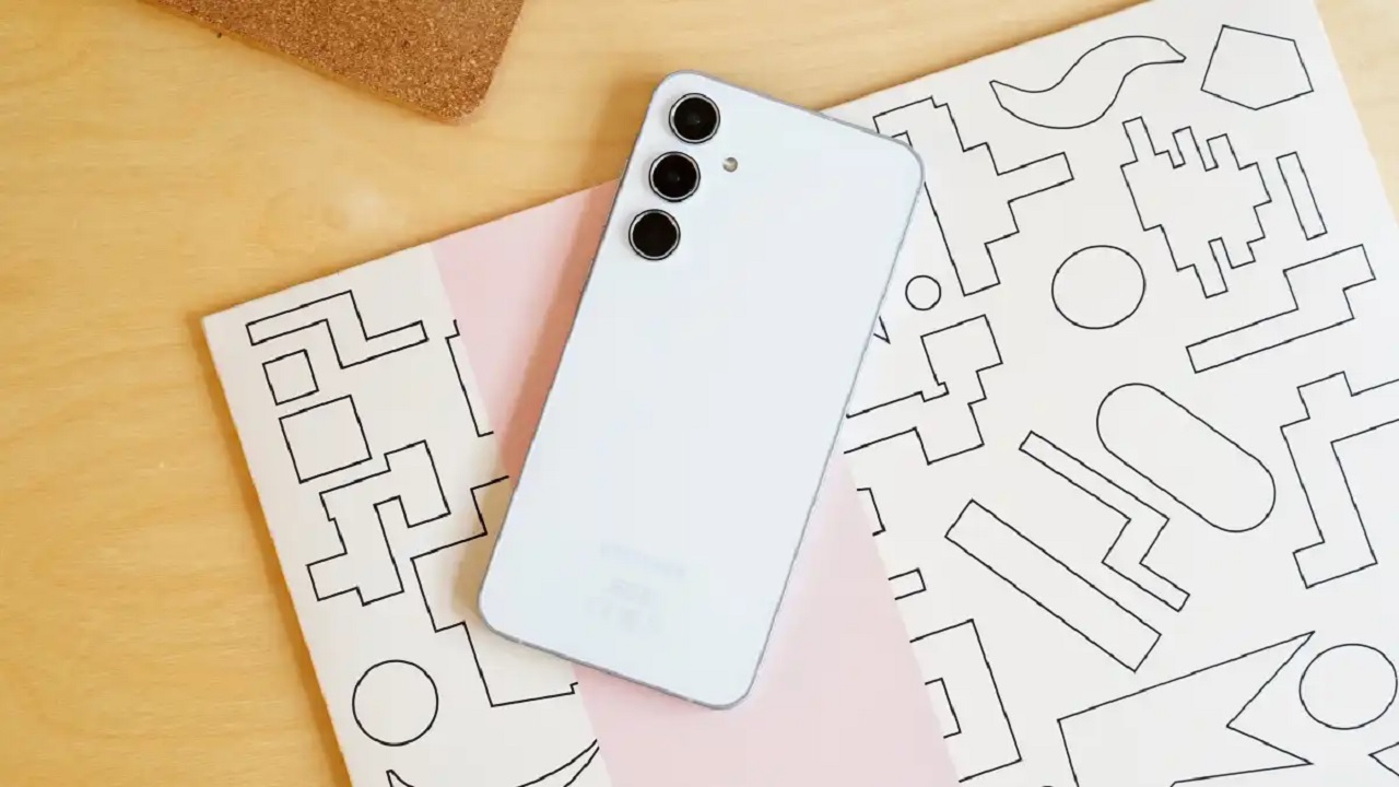 Samsung, tanınan telefonu için beklenen güncellemeyi yayınladı!