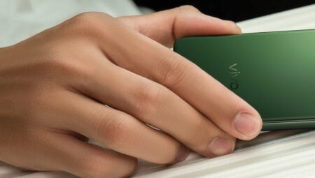 vivo X Fold5: su altında 1000 defa katlanabilen birinci telefon!